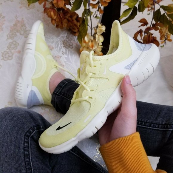 Nike Shoes - Nike Free RN 5.0